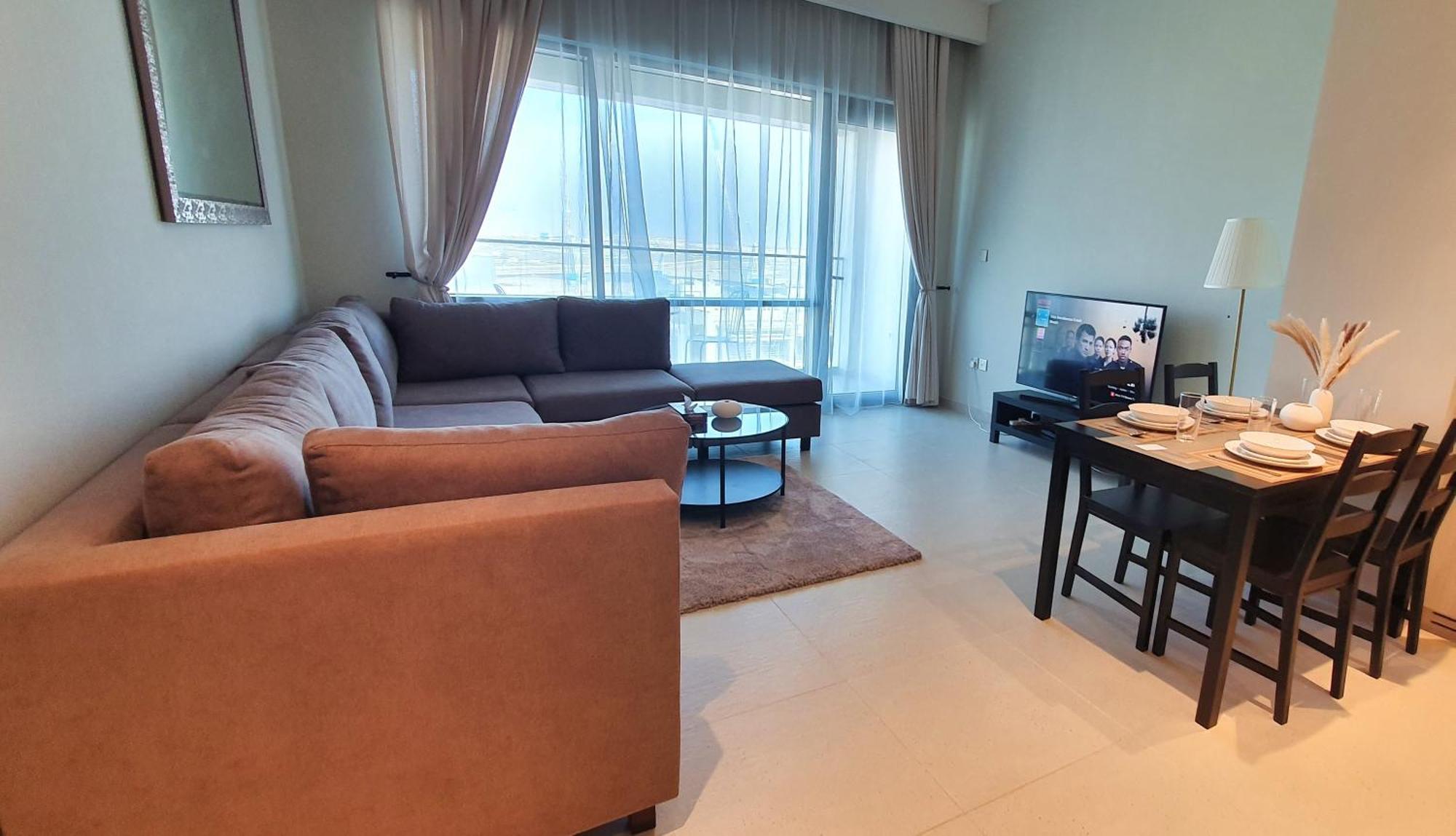 Luxury 1br Retreat @ Vida Residences - Creek * Dubai